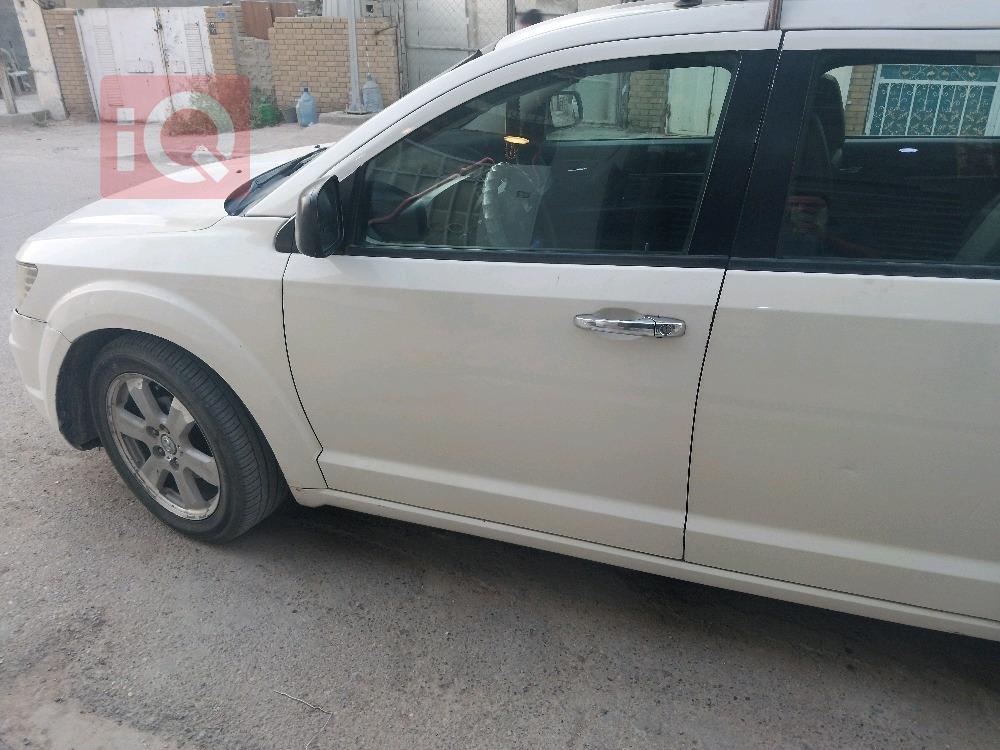 دودج جورني